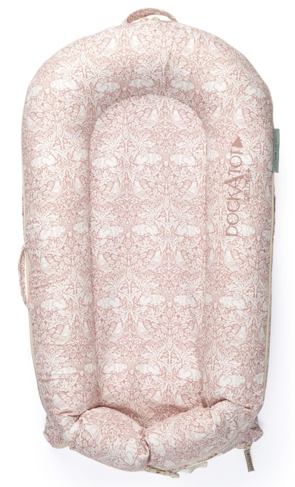 DockAtot Sleepyhead Deluxe+ Brer Rabbit roze babynestje met konijntjes print - ademend materiaal - 0 tot 8 maanden