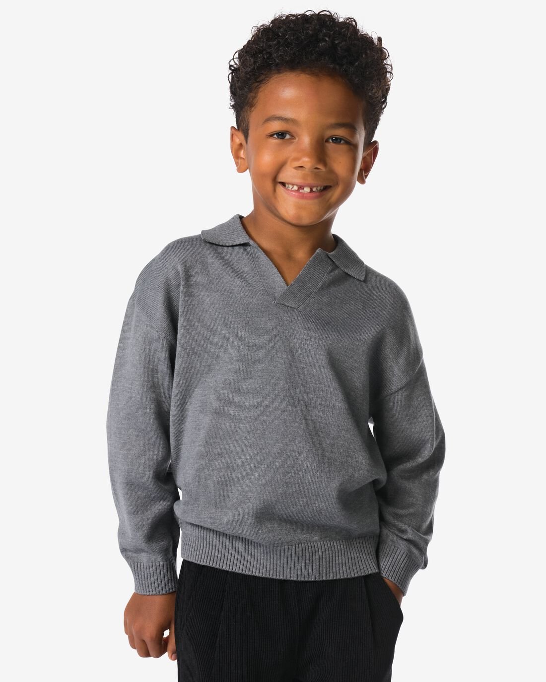 HEMA HEMA Kindertrui Fijngebreid Donkergrijs (donkergrijs) 1 HEMA HEMA Kindertrui Fijngebreid Donkergrijs (donkergrijs)